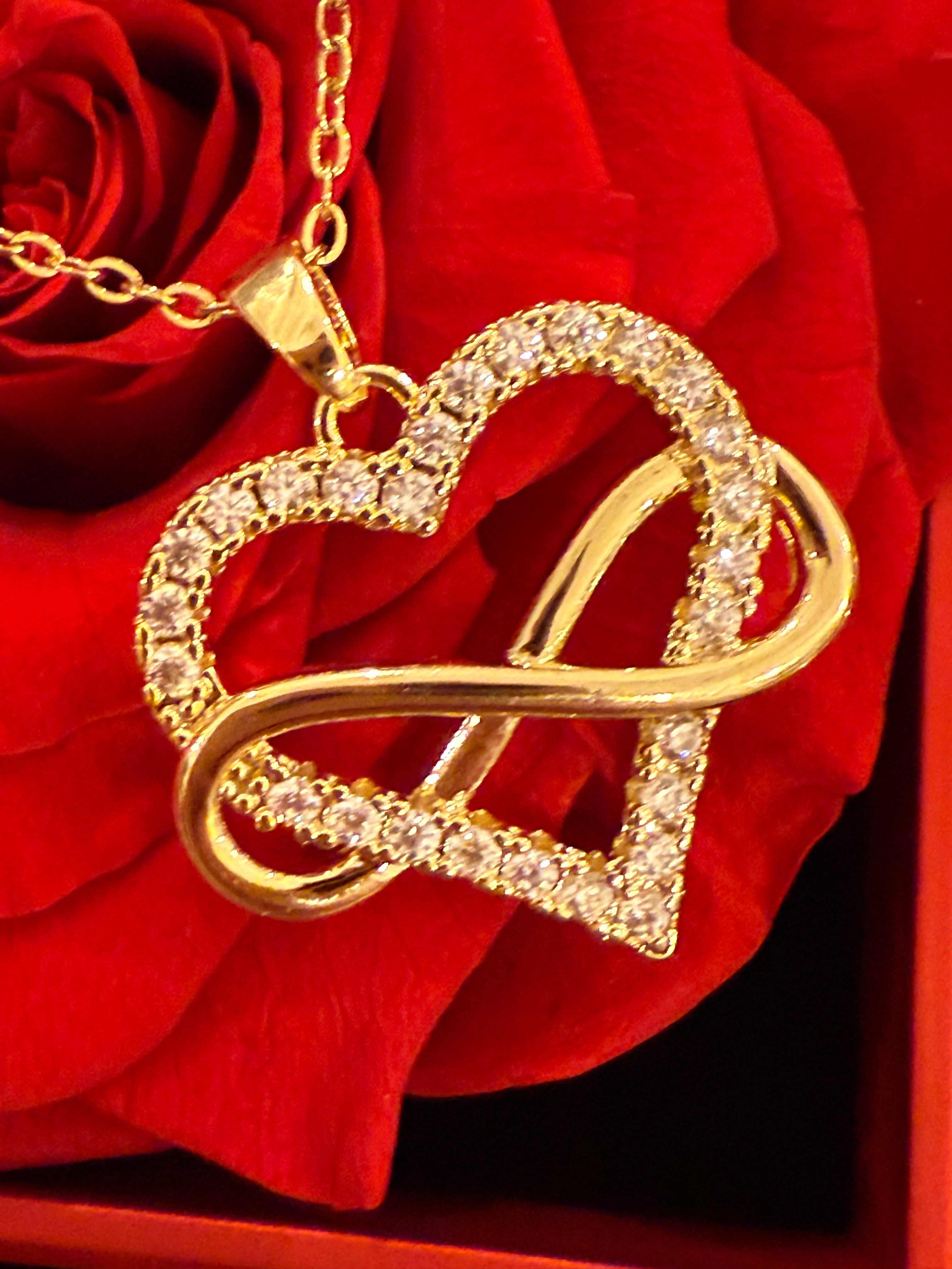 Rose stabilisé avec bijoux